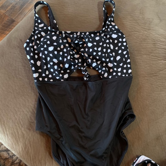 Women’s One piece swimsuit - Picture 2 of 3